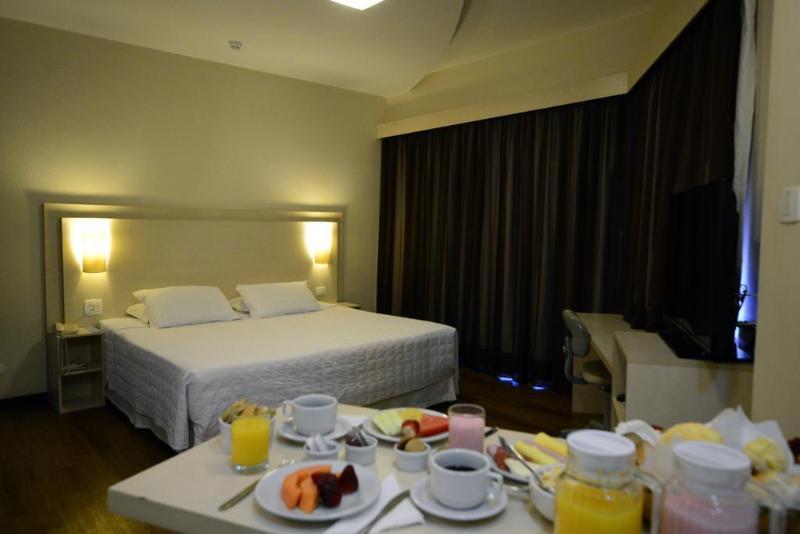 Golden Blue Hotel Londrina Esterno foto