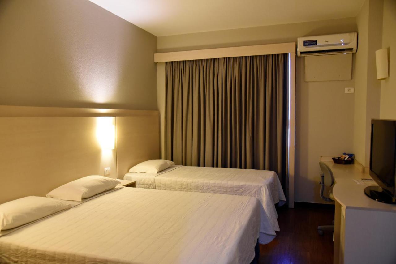 Golden Blue Hotel Londrina Esterno foto