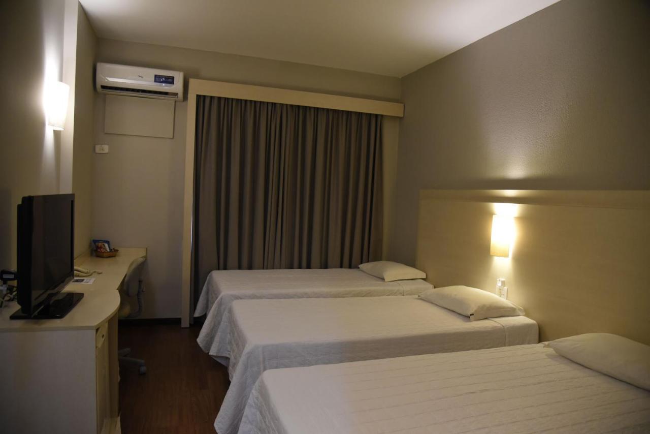 Golden Blue Hotel Londrina Esterno foto