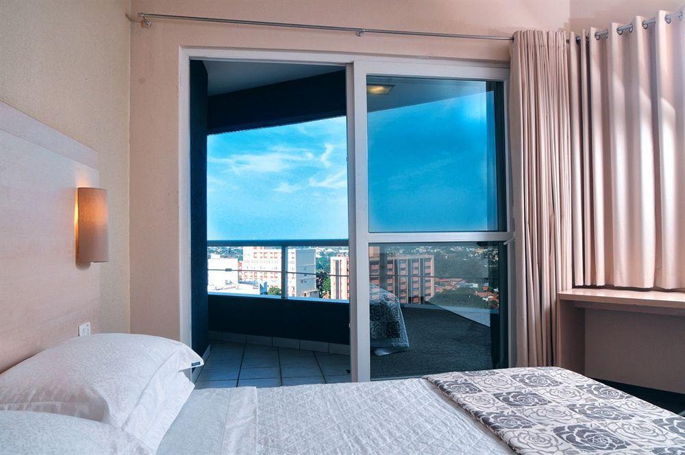 Golden Blue Hotel Londrina Esterno foto