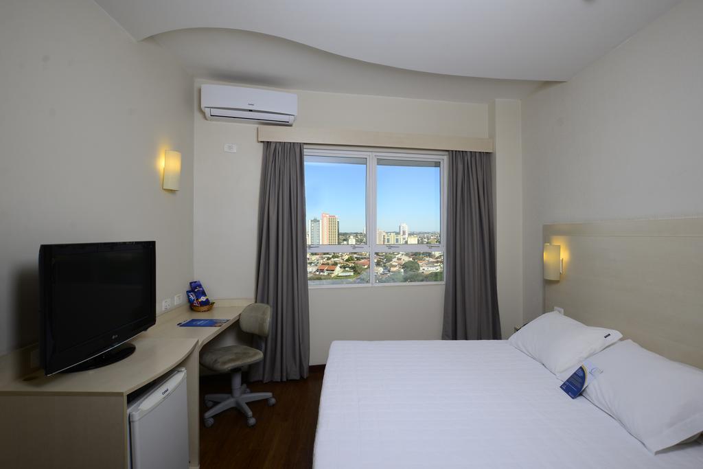 Golden Blue Hotel Londrina Esterno foto