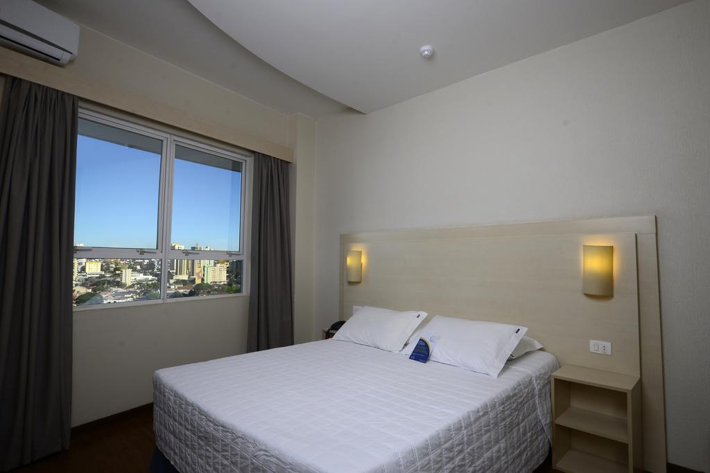 Golden Blue Hotel Londrina Esterno foto