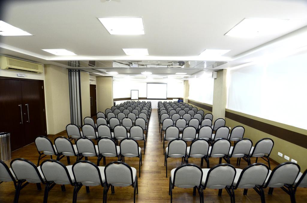 Golden Blue Hotel Londrina Esterno foto