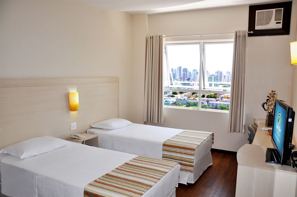 Golden Blue Hotel Londrina Esterno foto